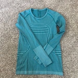Lululemon swiftly tech long sleeve crew size 10